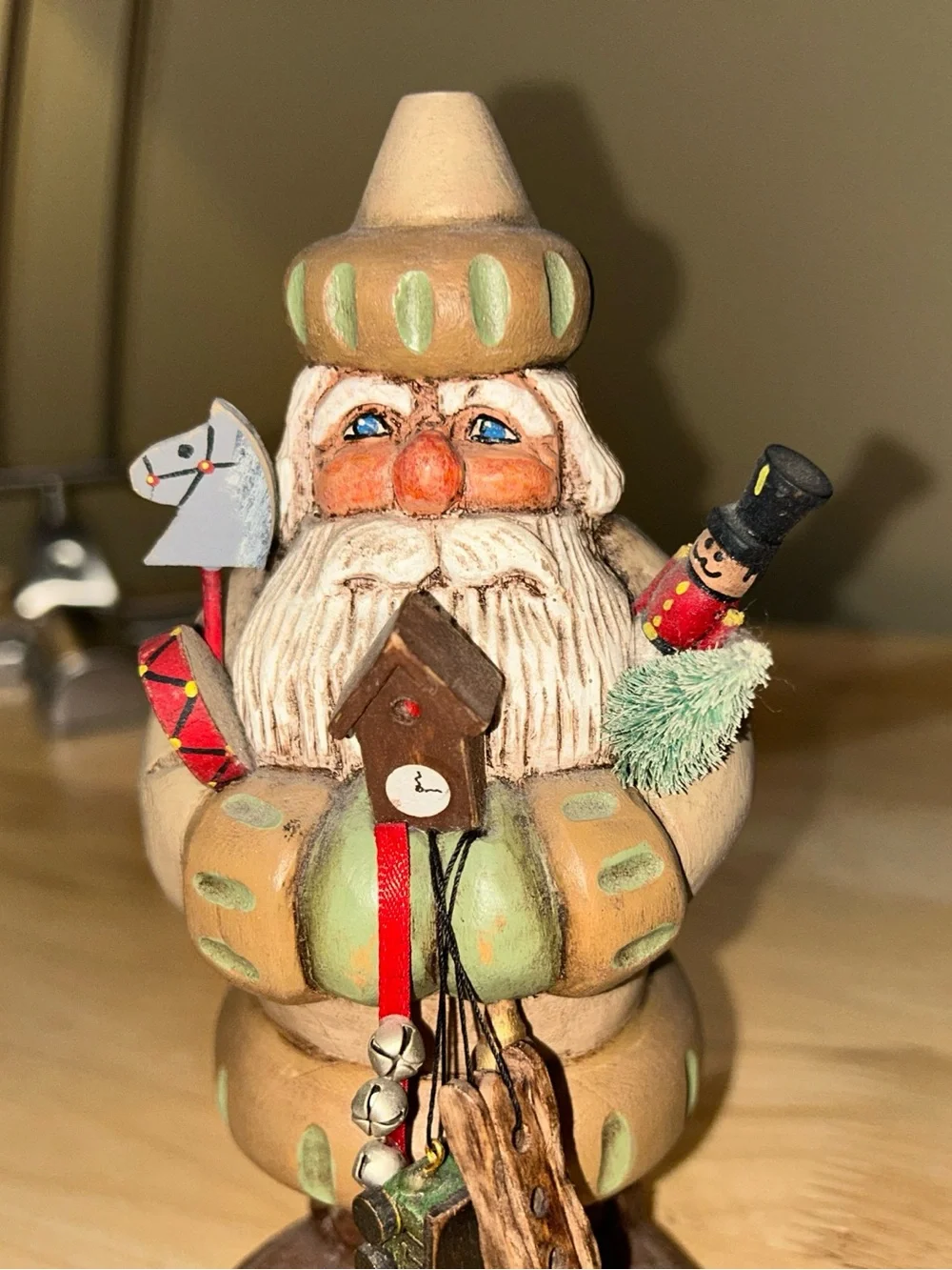 Vincent Ebbitt Hand Carved Wood Santa Pennsylvania Folk Art 2001 7” Sculpture